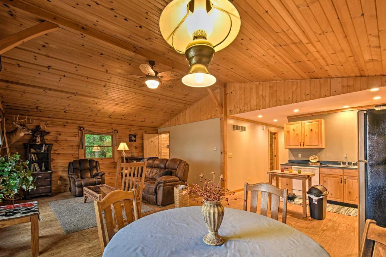 Cozy Amish Country Cabin On Shipshewana Lake! 외부 사진